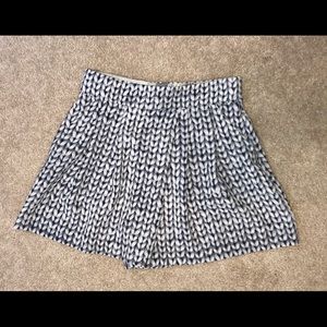 Banana Republic Sz 2 Dress Shorts